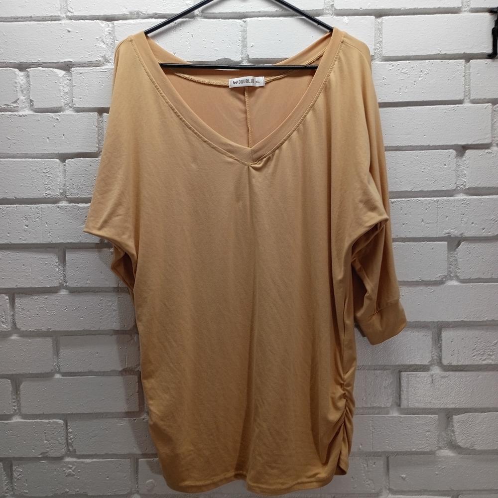 Doubl Ju ½ Sleeve V-neck Size XL Runs Small Women's Top -Mustard Colored